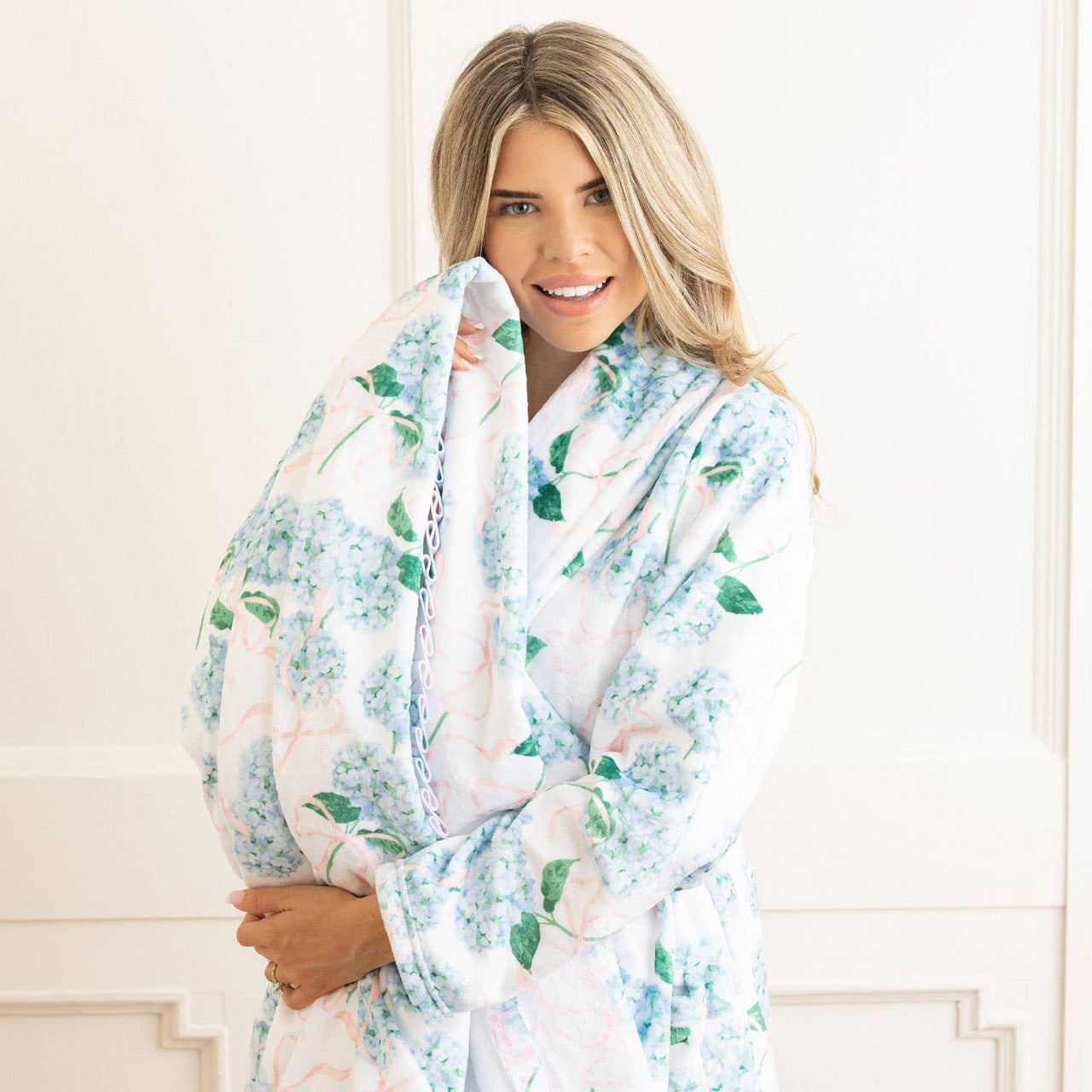 Women's Plush Lounge Robe, Hydrangea Ribbons Print